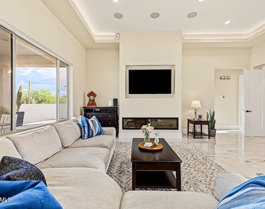 6645 S Solado Place - Photo Thumbnail 8