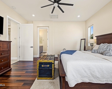 6645 S Solado Place - Photo Thumbnail 18