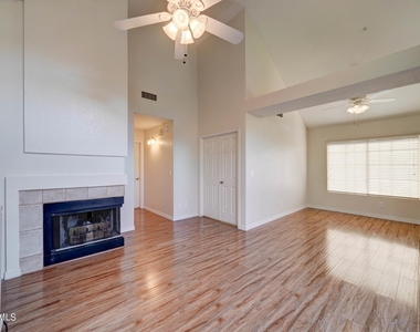 1633 E Lakeside Drive - Photo Thumbnail 4