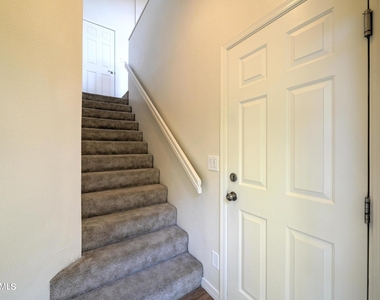 1633 E Lakeside Drive - Photo Thumbnail 3