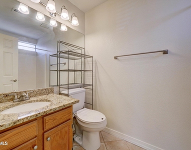1633 E Lakeside Drive - Photo Thumbnail 12