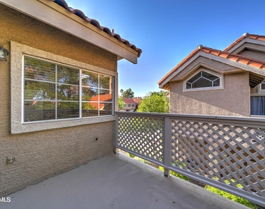 1633 E Lakeside Drive - Photo Thumbnail 18