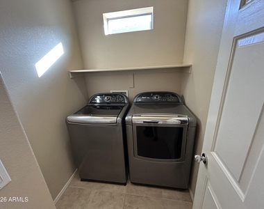 2725 E Mine Creek Road - Photo Thumbnail 11