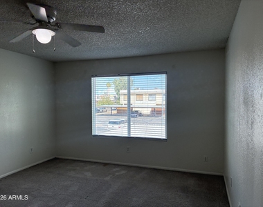 6009 W Townley Avenue - Photo Thumbnail 11