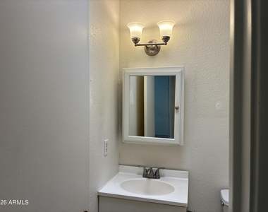 6009 W Townley Avenue - Photo Thumbnail 18