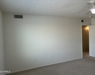 6009 W Townley Avenue - Photo Thumbnail 12