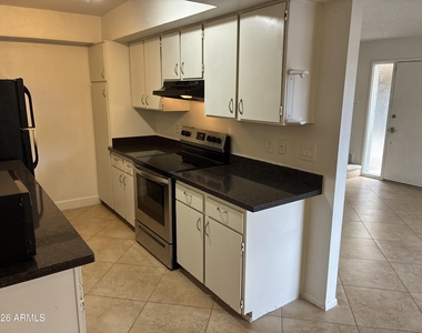 6009 W Townley Avenue - Photo Thumbnail 7