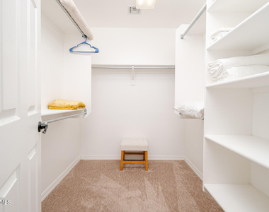 6037 W Robin Lane - Photo Thumbnail 19