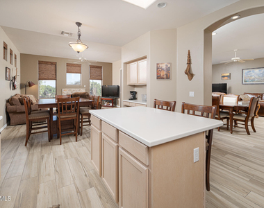 6037 W Robin Lane - Photo Thumbnail 8