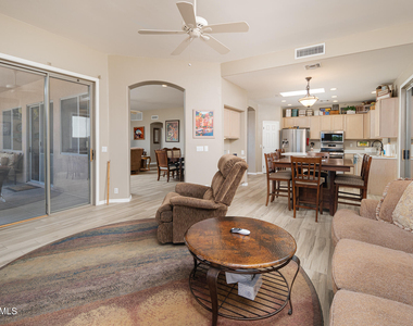 6037 W Robin Lane - Photo Thumbnail 10