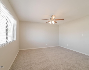 5006 W Torrey Pines Circle - Photo Thumbnail 5