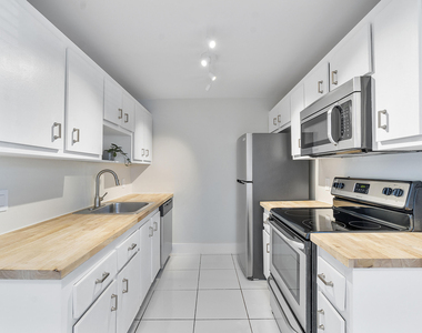 689 Ne 6th Court - Photo Thumbnail 7