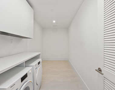 220 Lake Shore Drive - Photo Thumbnail 24