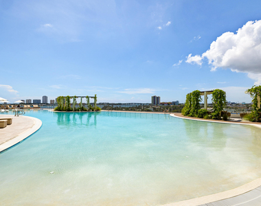 220 Lake Shore Drive - Photo Thumbnail 31