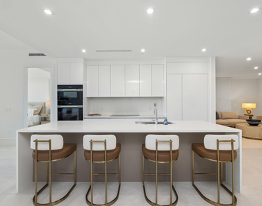 220 Lake Shore Drive - Photo Thumbnail 2