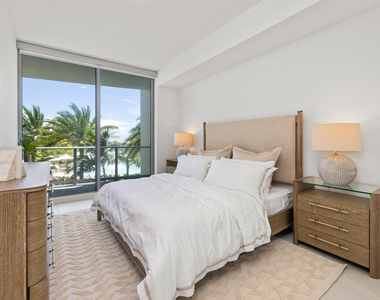 220 Lake Shore Drive - Photo Thumbnail 12