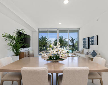 220 Lake Shore Drive - Photo Thumbnail 5