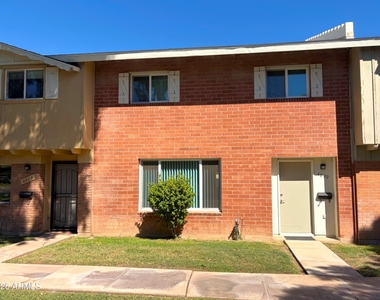 4809 S Mill Avenue - Photo Thumbnail 23