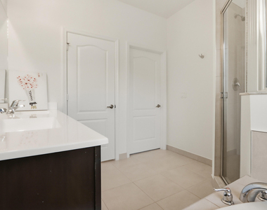 10021 W Villa Circle - Photo Thumbnail 20