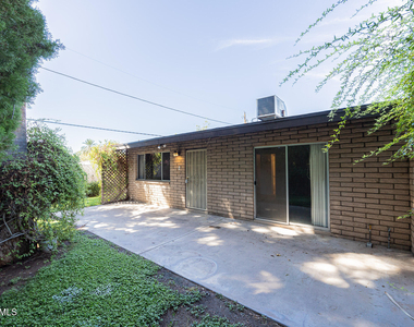 2219 W Morten Avenue - Photo Thumbnail 1