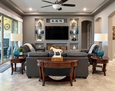 4210 N Potomac Drive - Photo Thumbnail 2