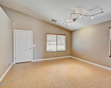 13726 W Peck Drive - Photo Thumbnail 1