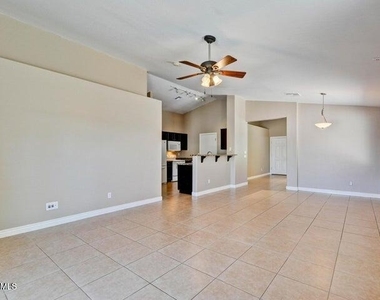 13726 W Peck Drive - Photo Thumbnail 4
