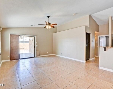 13726 W Peck Drive - Photo Thumbnail 3