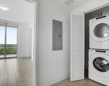 2000 Metropica Way - Photo Thumbnail 10