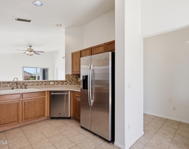 29843 W Clarendon Avenue - Photo Thumbnail 9