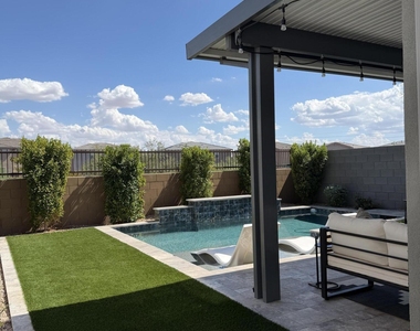 21083 N 58th Way - Photo Thumbnail 13