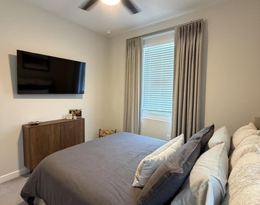 21083 N 58th Way - Photo Thumbnail 21