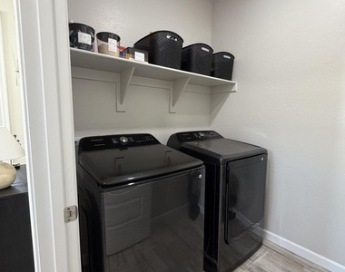 21083 N 58th Way - Photo Thumbnail 18