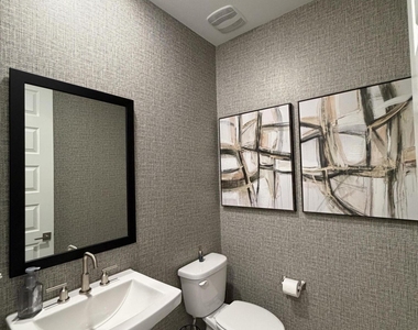 21083 N 58th Way - Photo Thumbnail 8