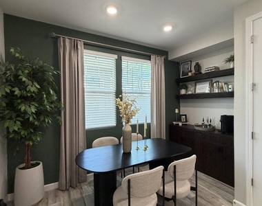 21083 N 58th Way - Photo Thumbnail 6