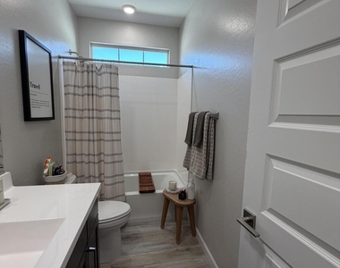 21083 N 58th Way - Photo Thumbnail 24