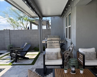21083 N 58th Way - Photo Thumbnail 10