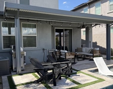 21083 N 58th Way - Photo Thumbnail 9