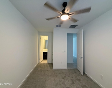 4164 W Yolanda Lane - Photo Thumbnail 16