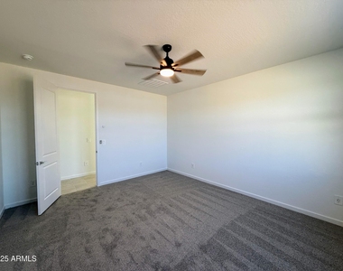 4164 W Yolanda Lane - Photo Thumbnail 9