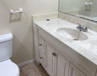 1201 Se Parkview Place - Photo Thumbnail 17