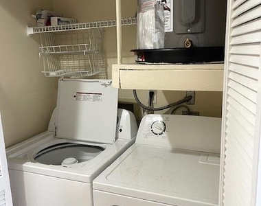 1201 Se Parkview Place - Photo Thumbnail 4