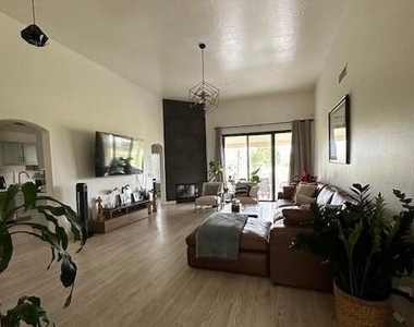 2647 N Miller Road - Photo Thumbnail 5
