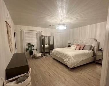 2647 N Miller Road - Photo Thumbnail 8