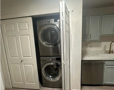 2647 N Miller Road - Photo Thumbnail 11