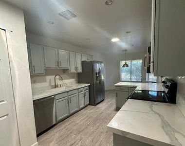 2647 N Miller Road - Photo Thumbnail 2