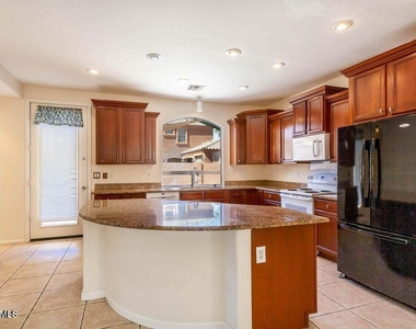 3731 E Fruitvale Avenue - Photo Thumbnail 10