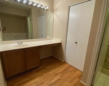 8750 W Grovers Avenue - Photo Thumbnail 10