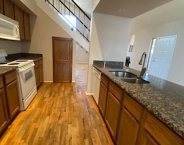 8750 W Grovers Avenue - Photo Thumbnail 6
