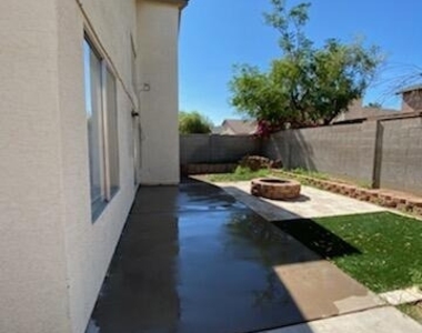 8750 W Grovers Avenue - Photo Thumbnail 2
